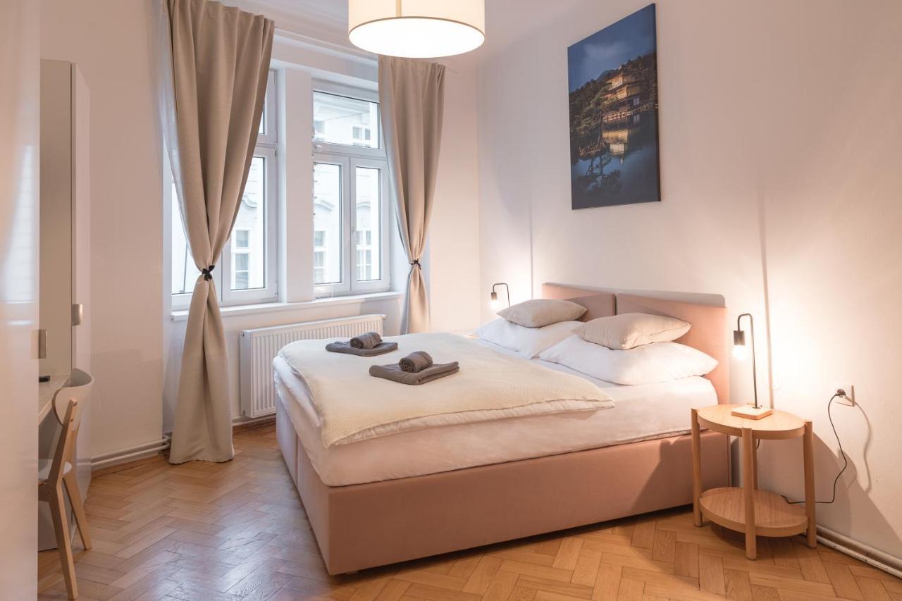 Skolska Junior Apartment プラハ エクステリア 写真