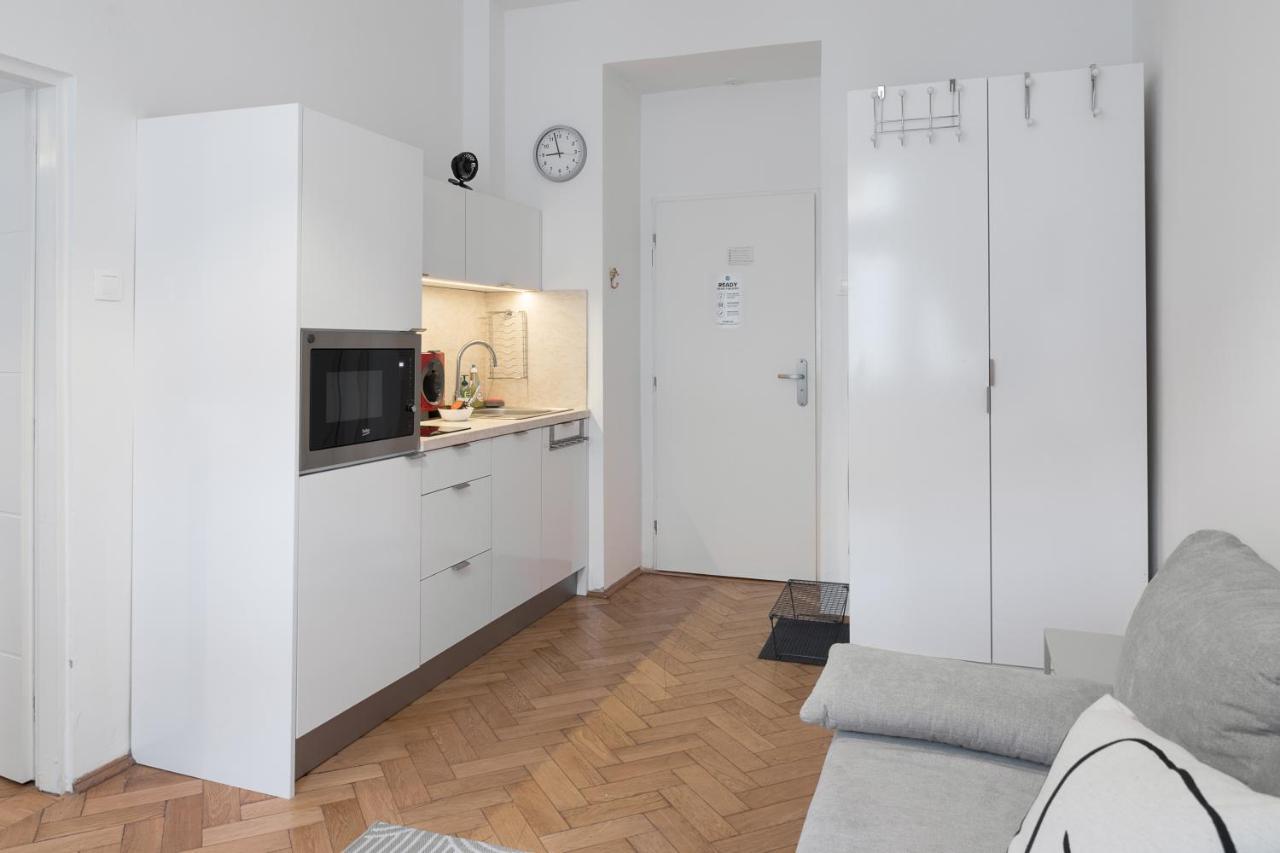 Skolska Junior Apartment プラハ エクステリア 写真